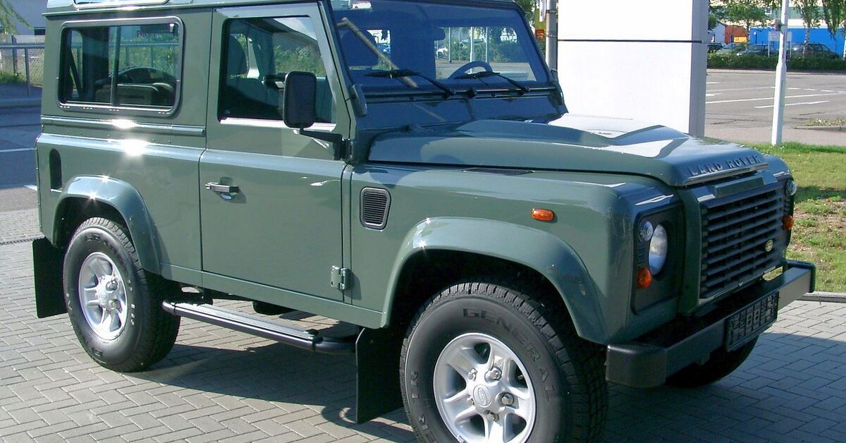 Homeland Security's New Job: Seizing Land Rover Defenders | The Truth ...