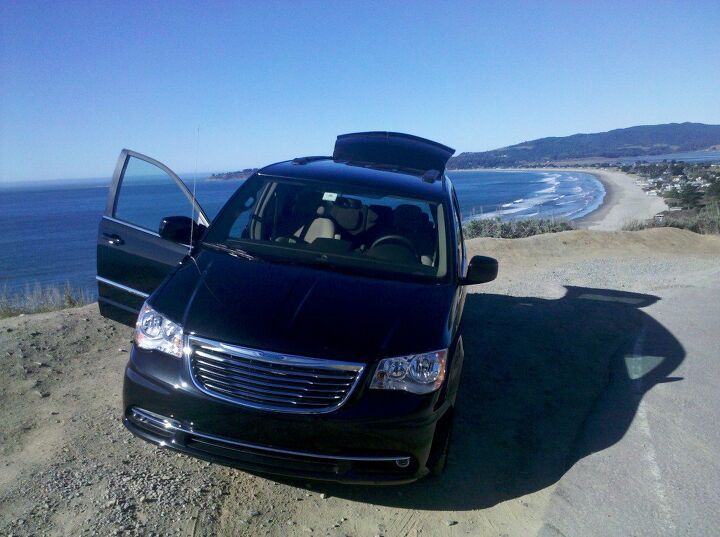 review 2011 chrysler town country