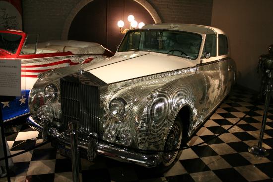 liberace museum to close last chance to see the world s most elegant cars