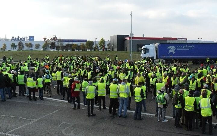 French Motorists Spark 'Yellow Vest' Protests and Riots Over Fuel Taxes and Regulations (UPDATE: New Green Taxes to Be Suspended)