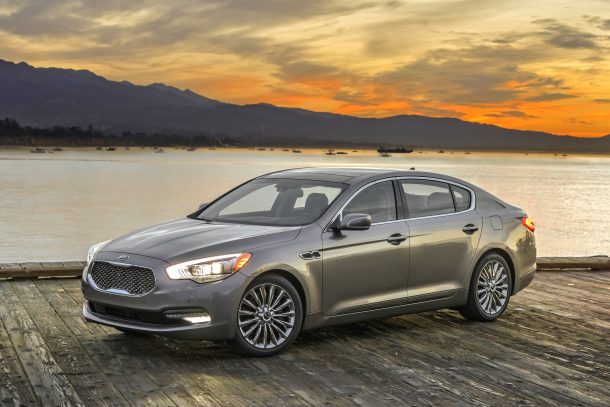 For What It's Worth, a Kia K900 Front Corner Collision Will Cost You Dearly