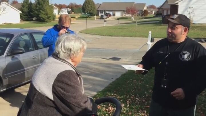 your feel good thanksgiving story repo man has second thoughts pays off elderly