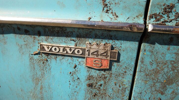 junkyard find 1971 volvo 144