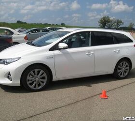 Toyota Launches Auris Compact in Japan, Toyota, Global Newsroom