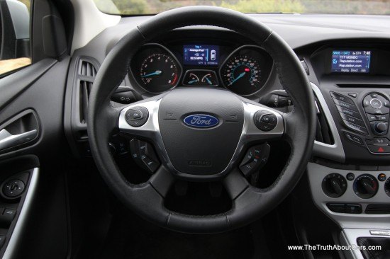 video review 2012 ford focus se sedan