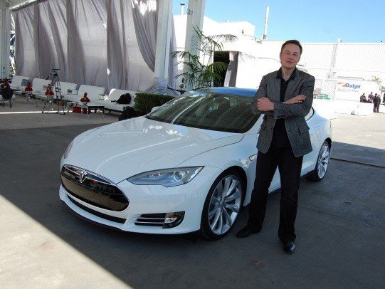 Consumer Reports Tricks Tesla's Autopilot