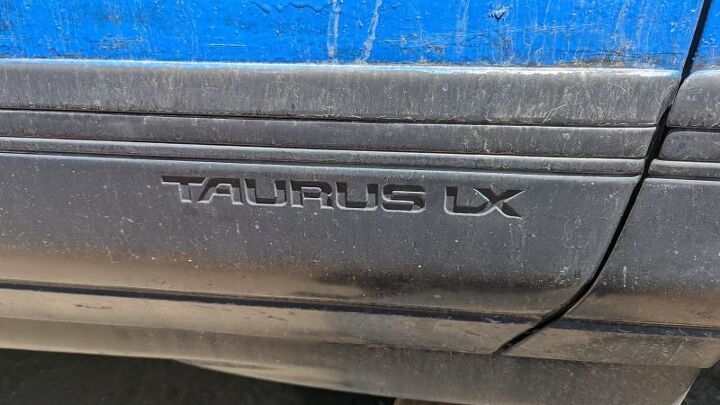 junkyard find 1987 ford taurus lx