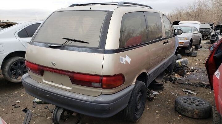 junkyard find 1994 toyota previa le with 376 407 miles
