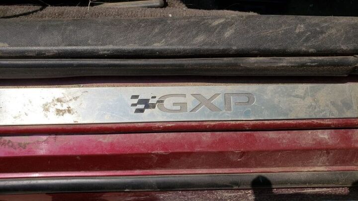 junkyard find 2006 pontiac grand prix gxp