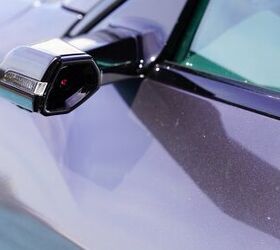BMW Patents Projection Side Mirror Display, Cool But Pointless