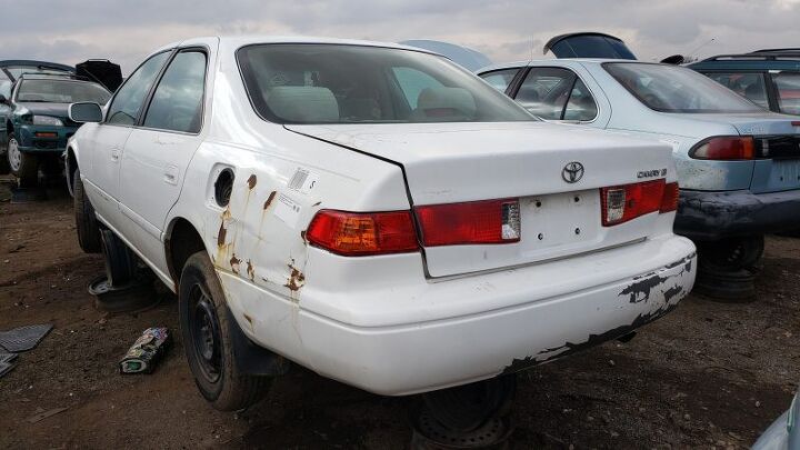 junkyard find 2000 toyota camry ce with 5 speed manual transmission