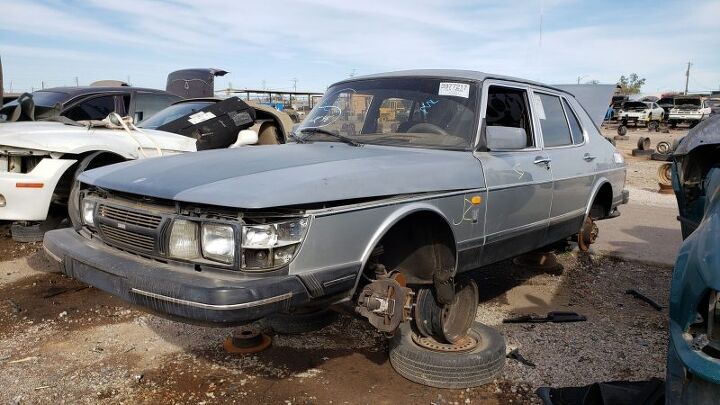 Junkyard Find: 1986 Saab 900 S Sedan