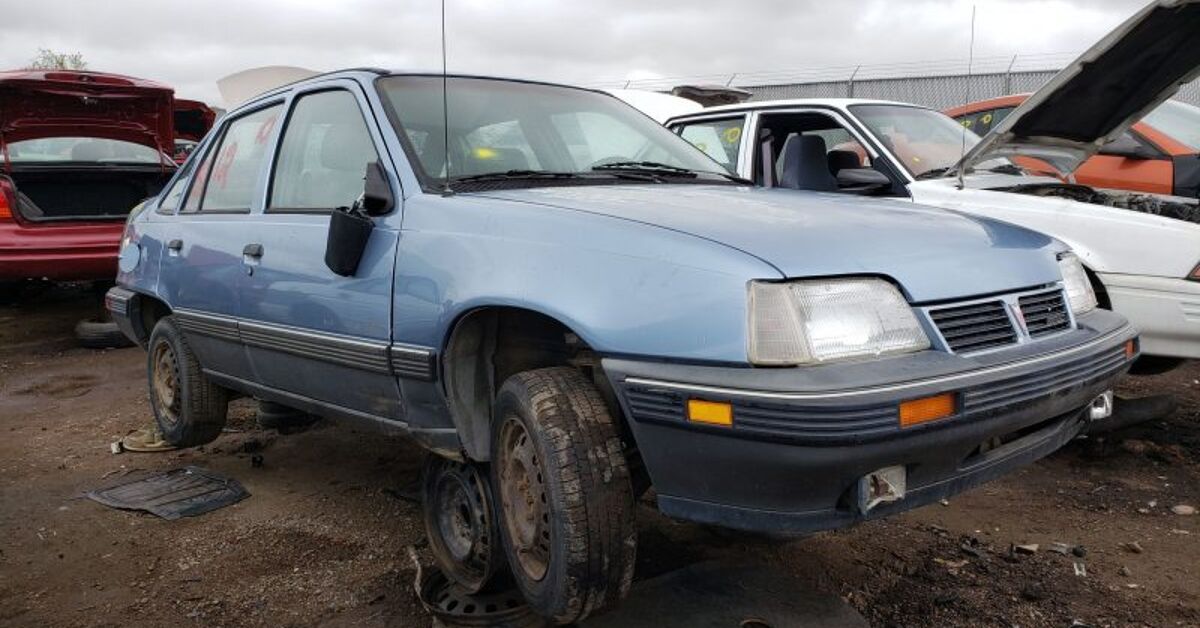 1988 Pontiac Lemans Catalog and Classic Car Guide, Ratings and Features