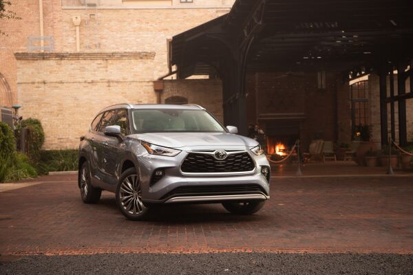 put on a happy face 2020 toyota highlander dons new platform ditches old engine