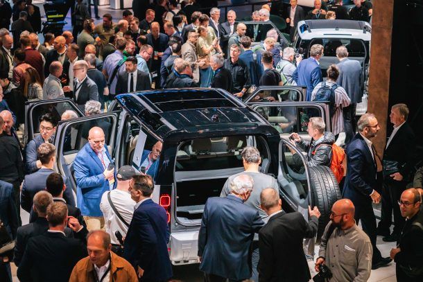 2020 land rover defender returns as jack of all trades