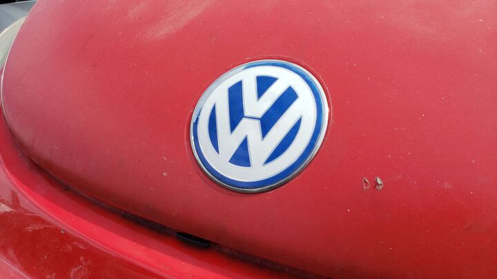 junkyard find 2001 volkswagen new beetle sport