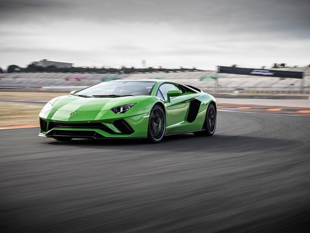 v12 green plug in hybrids to succeed lamborghinis aventador and huracan