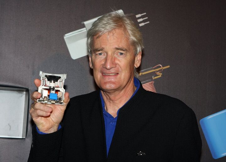 sorry britain vacuum tycoon decides to build dyson evs in singapore