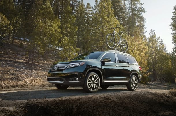 hondas largest and smallest crossovers go under the knife for 2019