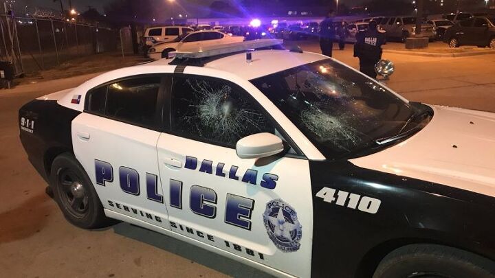 angry dallas dude goes ham on 12 cop cars with sledgehammer