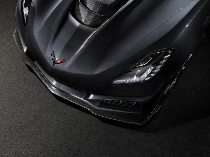 chevrolet corvette zr1 loses its top during official debut