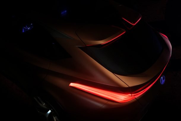 lexus promises 8216 flagship crossover concept in detroit is there room for
