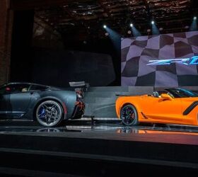 Chevrolet Corvette ZR1 Loses Its Top During Official Debut