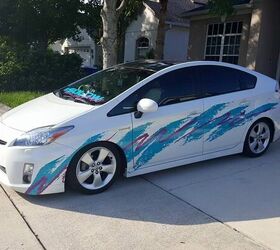 Picture Time: A Toyota Prius Dressed up Like a Solo Cup