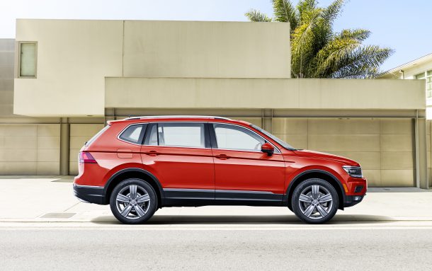 naias 2017 volkswagen presents america with a larger tiguan