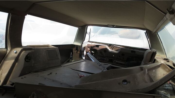 junkyard find 1982 ford ltd country squire