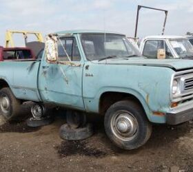 Junkyard Find: 1972 Dodge D200 Custom Sweptline