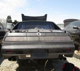 junkyard find 1986 pontiac fiero se