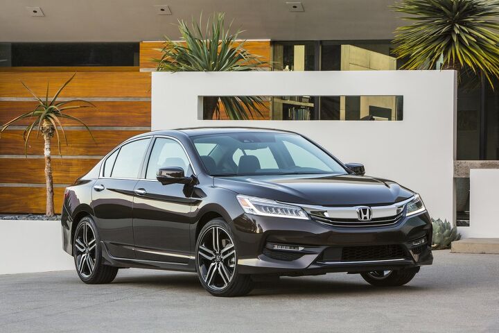 Honda Lifts Cover Off Updated Accord, Now With Apple CarPlay