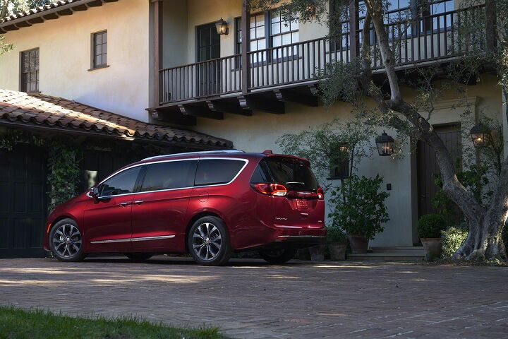 naias 2016 2017 chrysler pacifica this is all of it a caravan for town