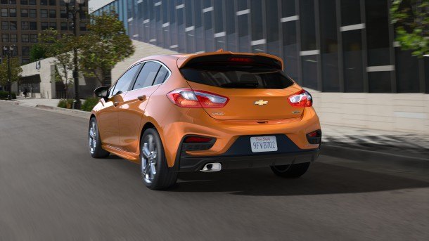 chevrolet unwraps 2017 cruze hatchback before detroit on sale this fall