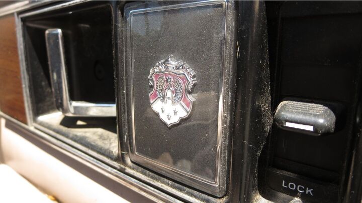 junkyard find 1989 oldsmobile 98 regency old glory edition