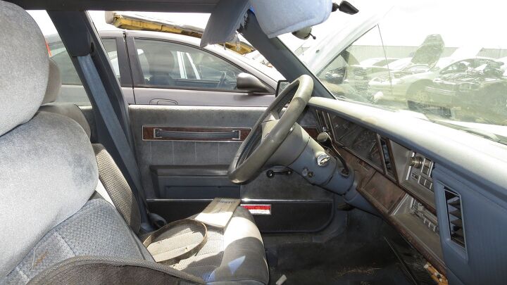 junkyard find 1987 plymouth caravelle