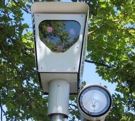 More Legislators Move To Ban Red Light Cameras