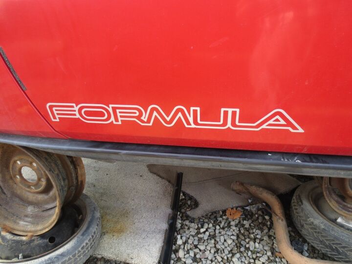 junkyard find 1988 pontiac fiero formula