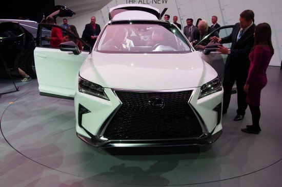 New York 2015: 2016 Lexus RX Bows