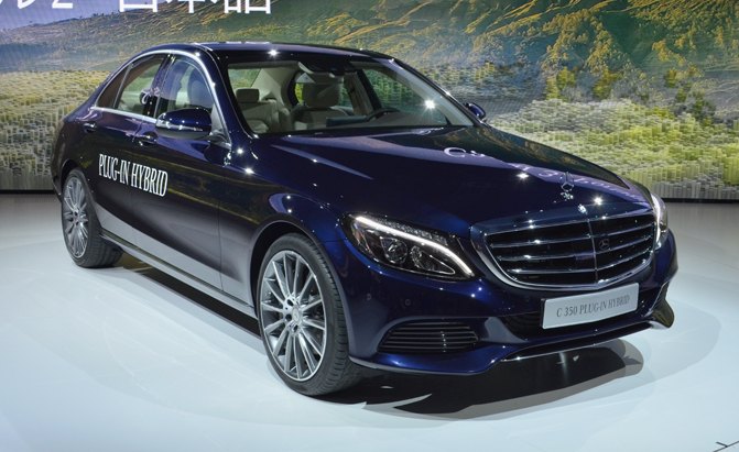 NAIAS 2015: Mercedes Reveals 2016 C350 PHEV Sedan, Estate