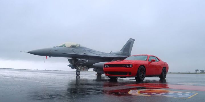 Drive, Road & Track, Pit Dodge Challenger SRT Hellcat Against F-16