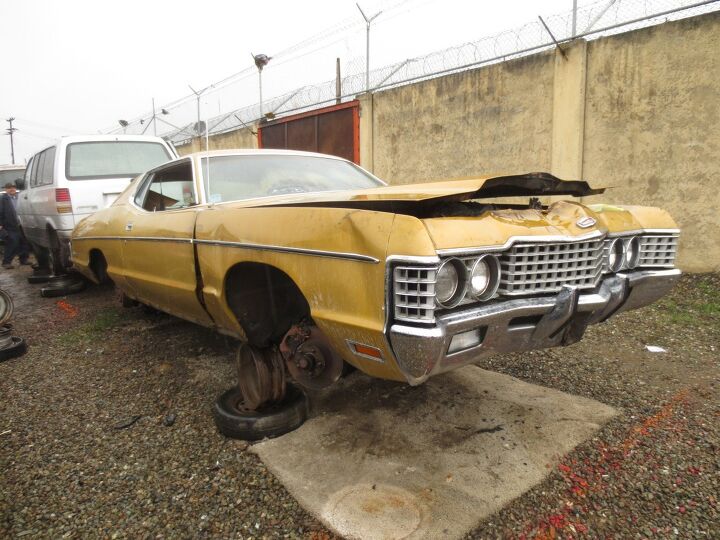 junkyard find 1972 mercury monterey coupe