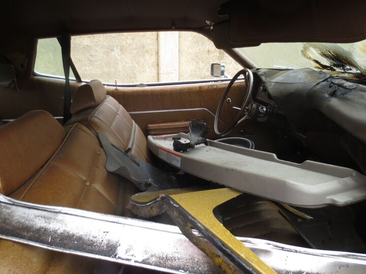 junkyard find 1972 mercury monterey coupe