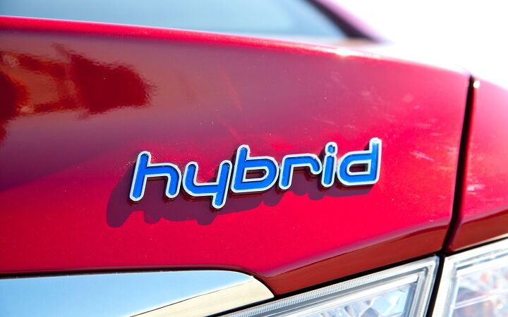 hyundai developing dedicated hybrid to battle toyota prius