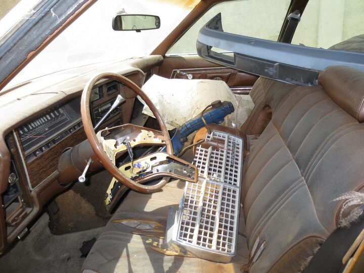 junkyard find 1976 ford ltd brougham