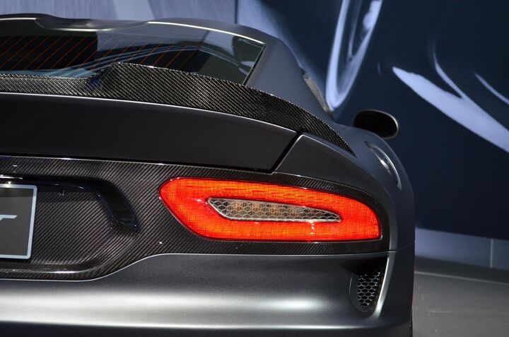 new york 2014 2015 srt viper anodized carbon edition unveiled