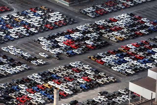 Domestic Automakers' Inventories Soar Past 100 Days' Supply