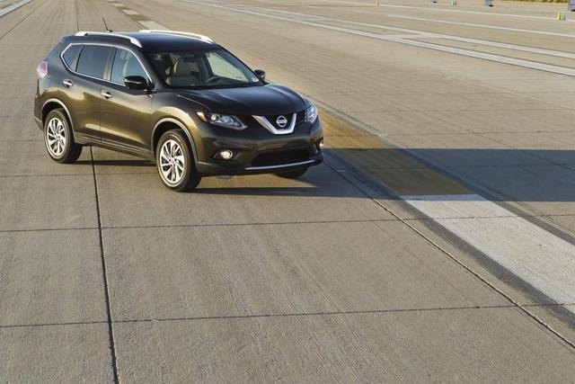 nissan will sell rogue select alongside new model