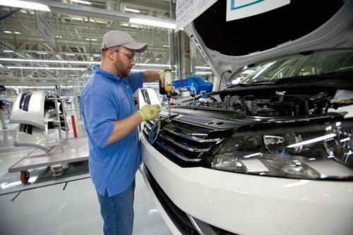 uaw majority of workers at tenn vw plant have signed union cards